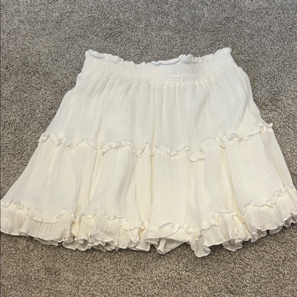 Ruffle white mini skirt